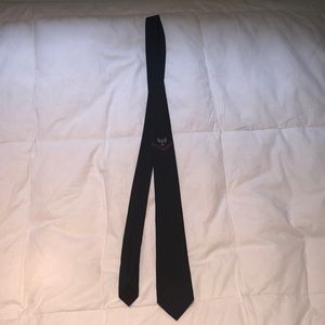 GUCCI TIGER-EMBROIDERED SILK TIE IN BLUE